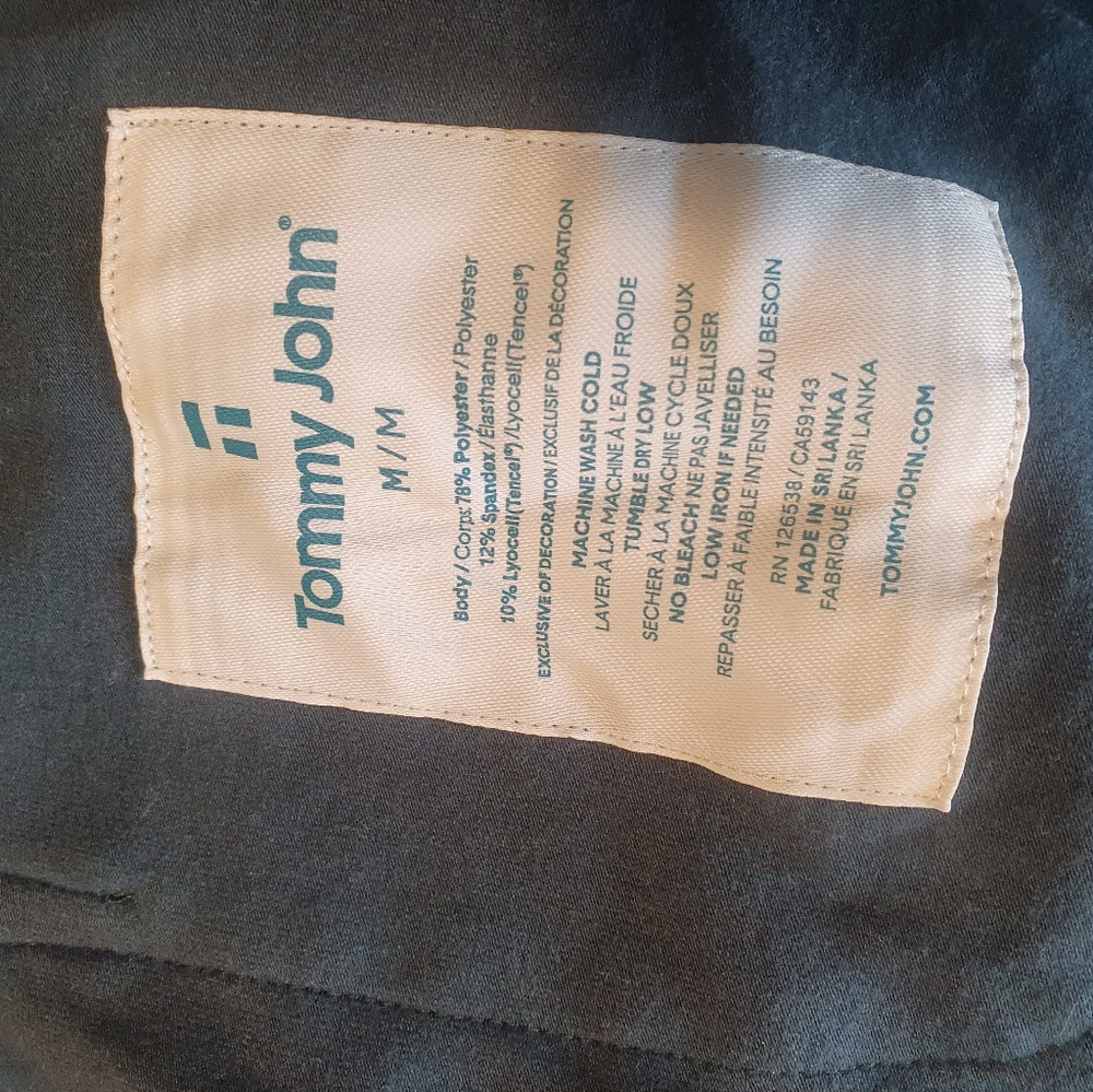 Tommy John Robe - Picture 2 of 4